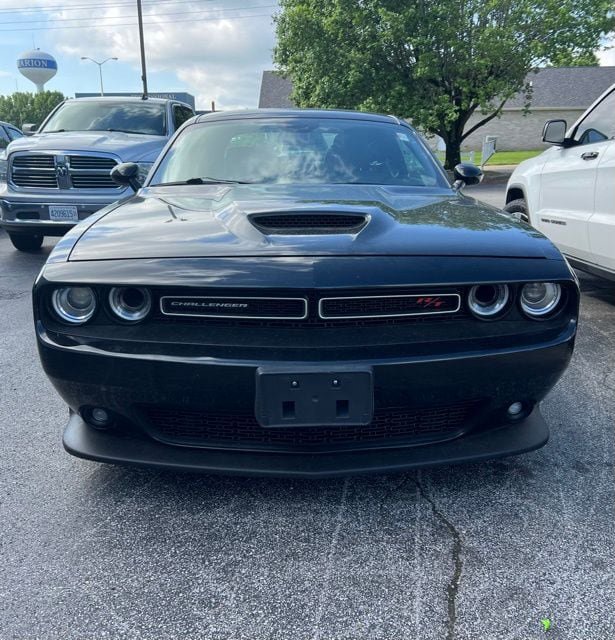 Used 2019 Dodge Challenger R/T w/ Driver Convenience Group RWD image 2