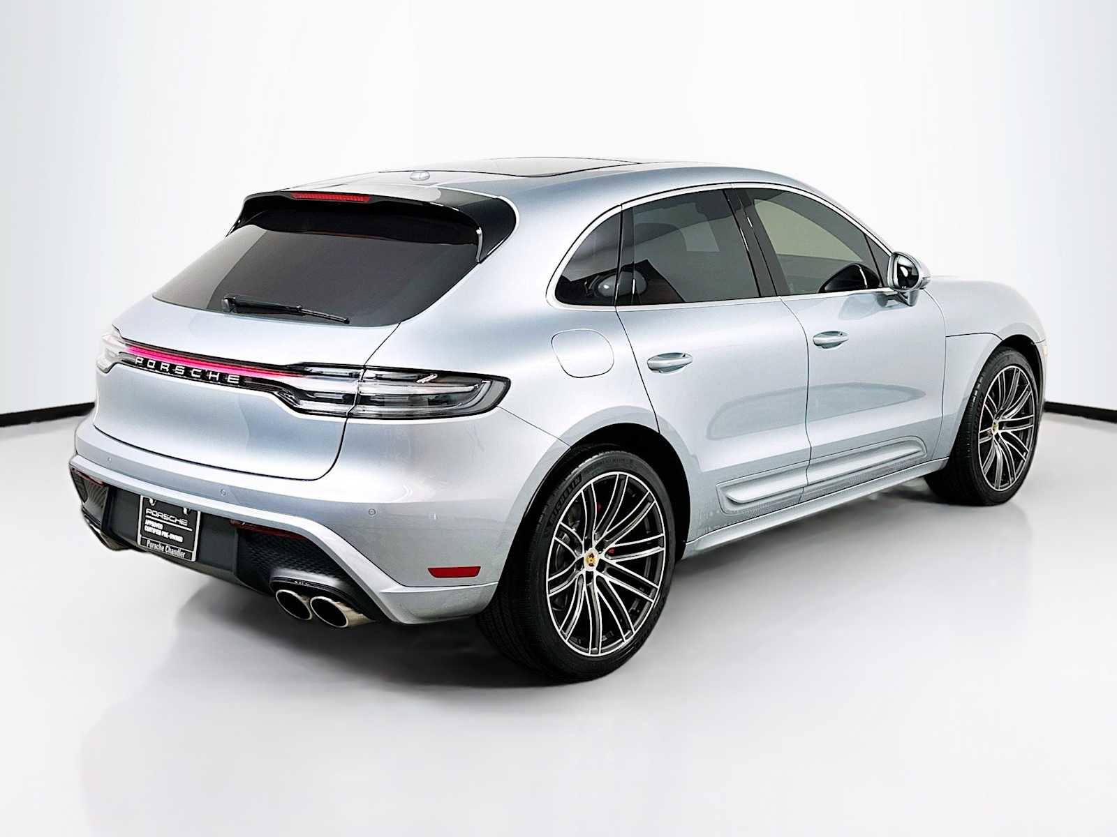 Certified 2025 Porsche Macan S image 9