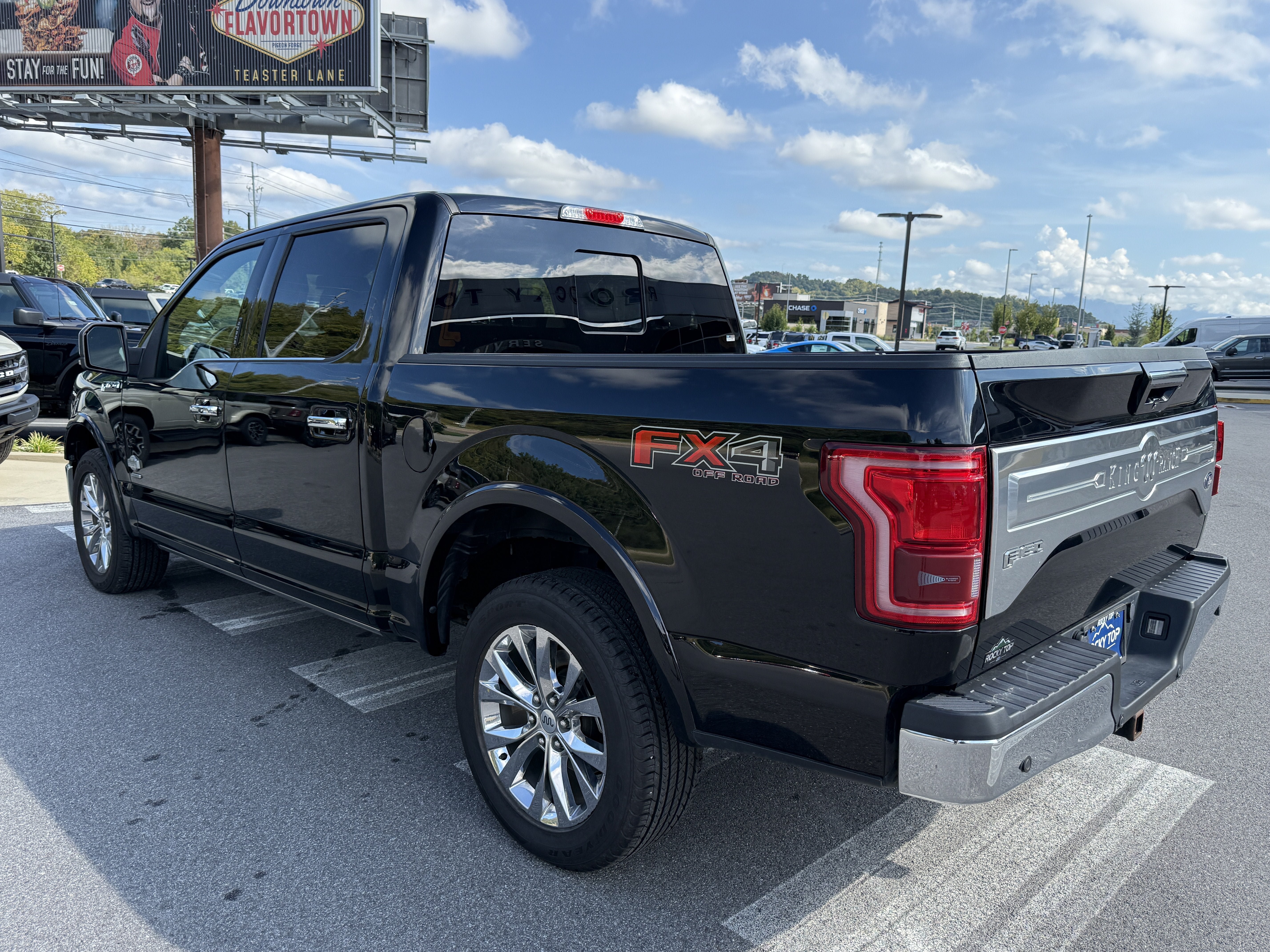 Used 2017 Ford F150 King Ranch w/ Equipment Group 601A Luxury AWD/4WD image 7