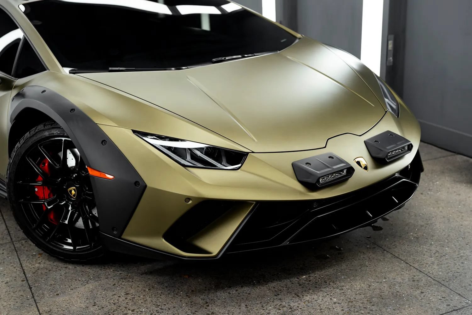 Used 2024 Lamborghini Huracan Sterrato AWD/4WD image 11