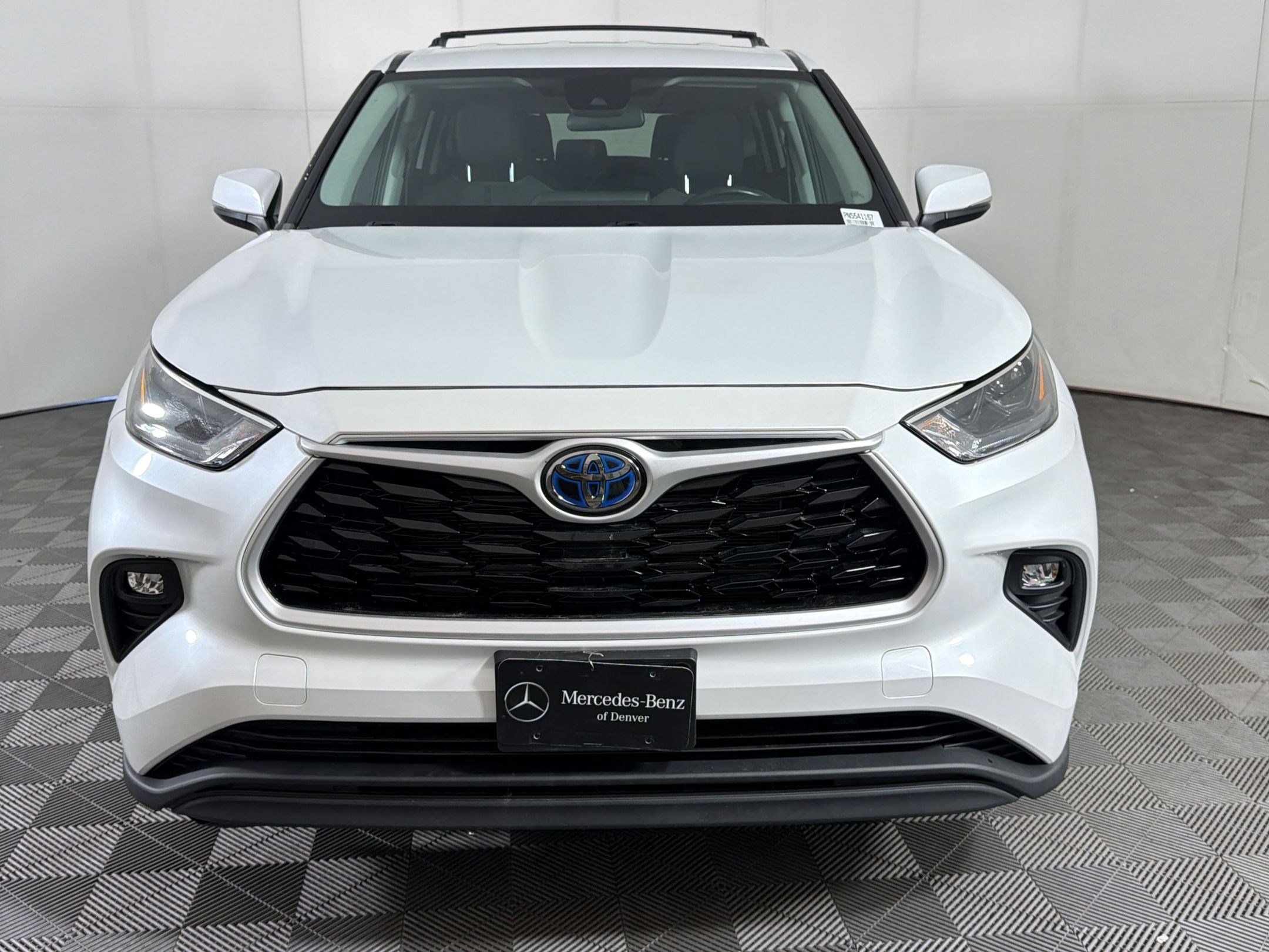 Used 2022 Toyota Highlander LE AWD/4WD image 6