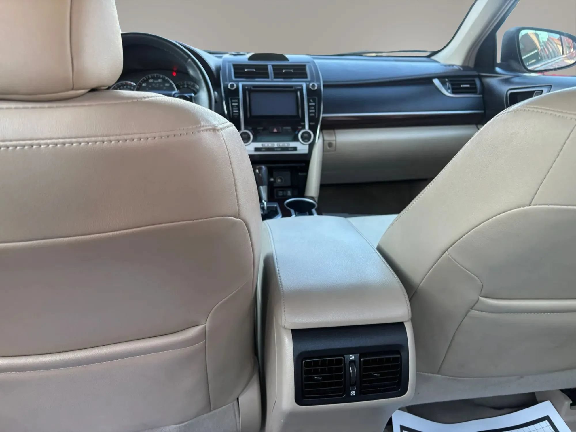 Used 2013 Toyota Camry XLE w/ Leather Pkg FWD image 9