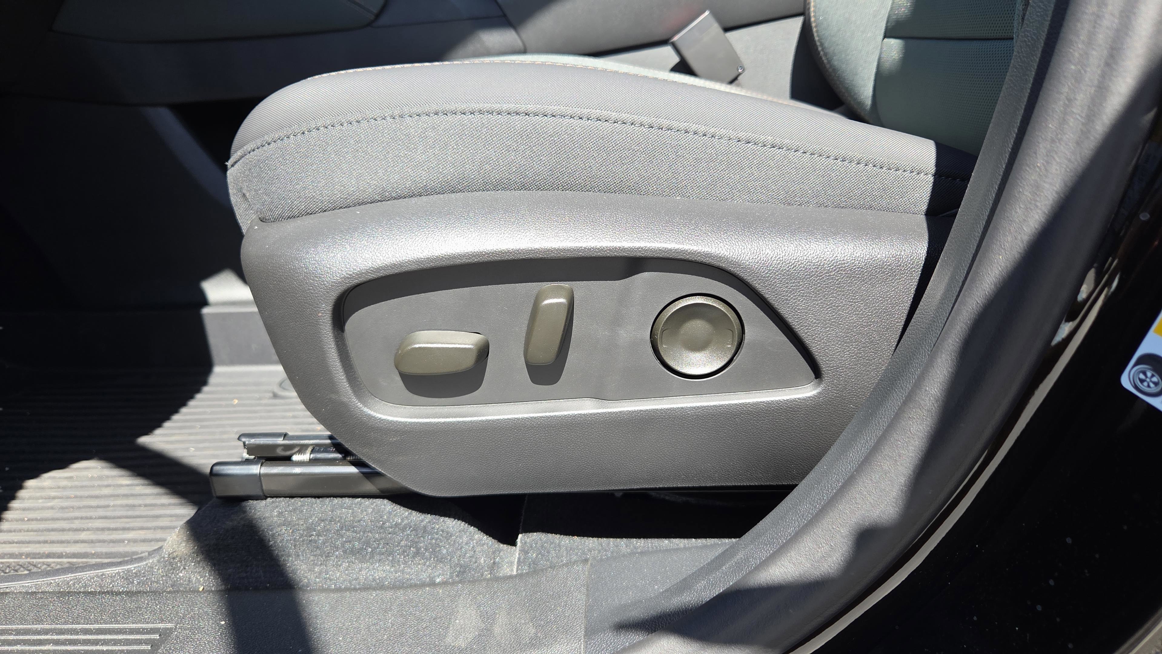 New 2026 GMC Terrain AT4 w/ Convenience Package III image 19