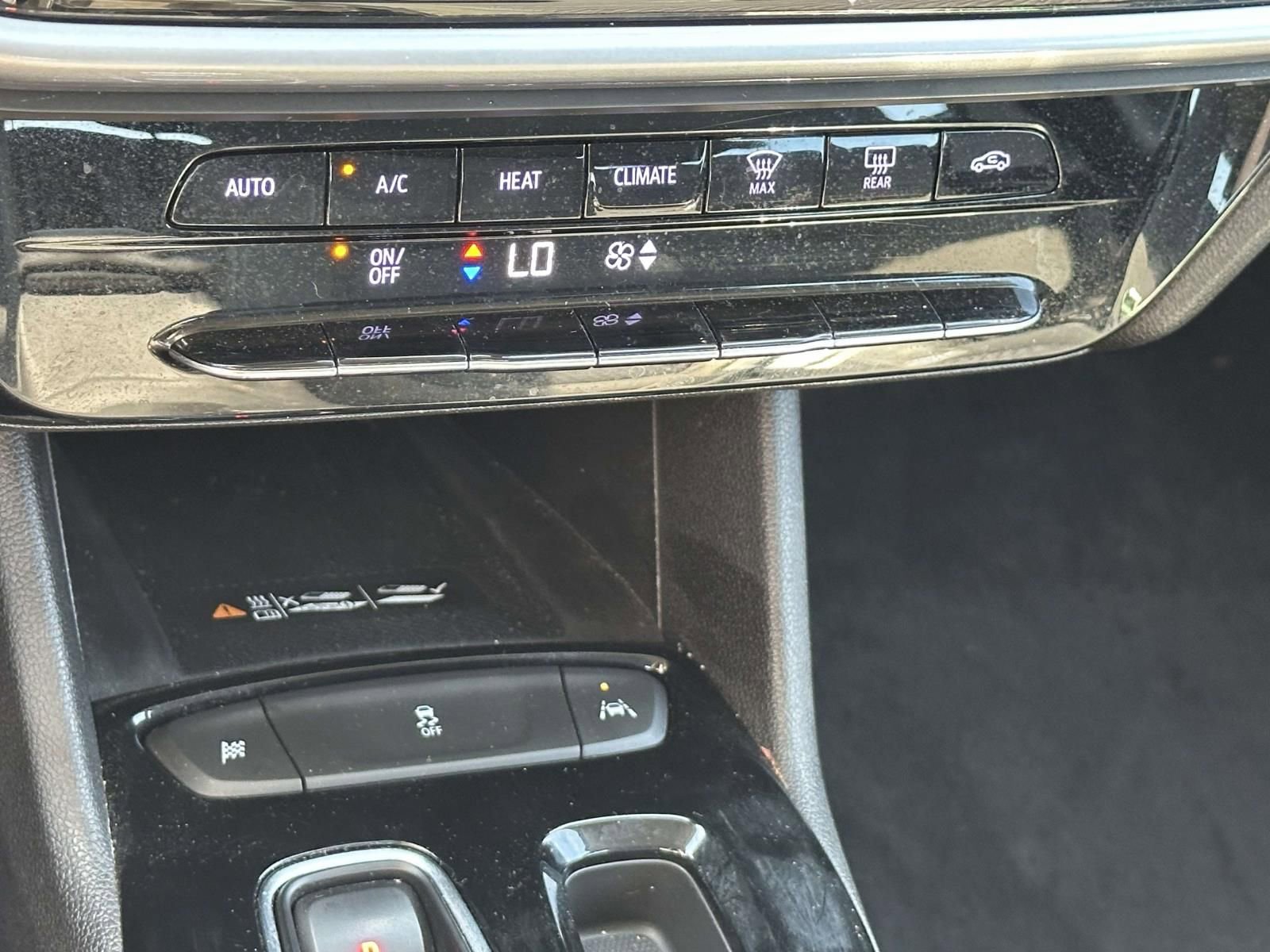 Used 2023 Chevrolet Bolt EUV LT w/ Driver Confidence Package FWD image 12