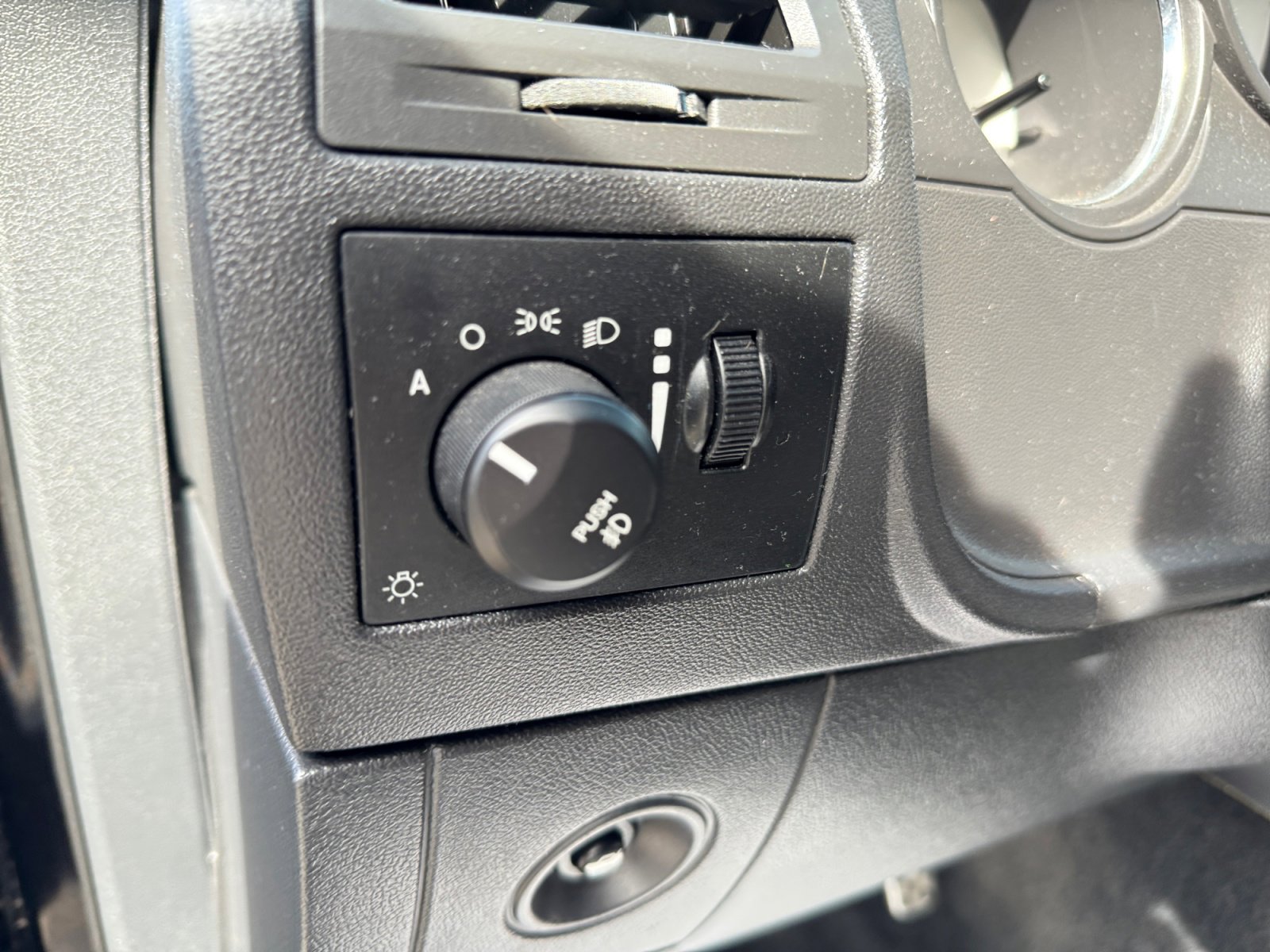 Used 2009 Dodge Challenger SRT8 w/ SRT Option Group II image 25