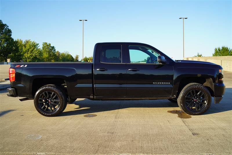 Used 2018 Chevrolet Silverado 1500 LT w/ All Star Edition AWD/4WD image 7
