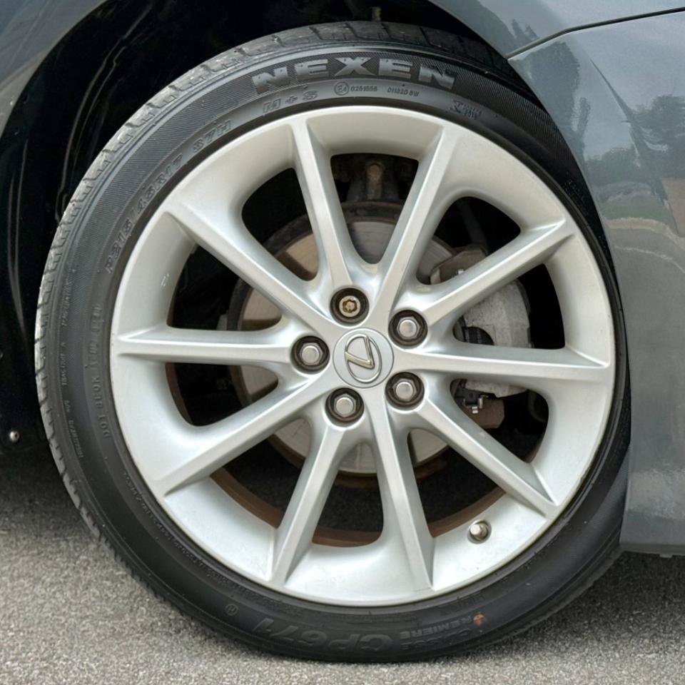 Used 2011 Lexus CT 200h Premium FWD image 23