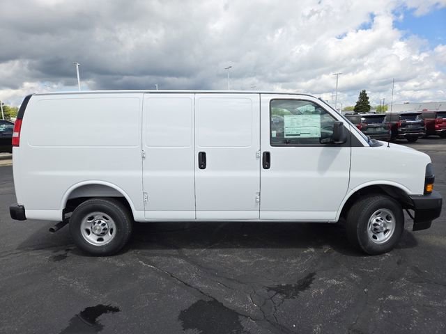 New 2026 Chevrolet Express 2500 w/ Driver Convenience Package RWD image 17