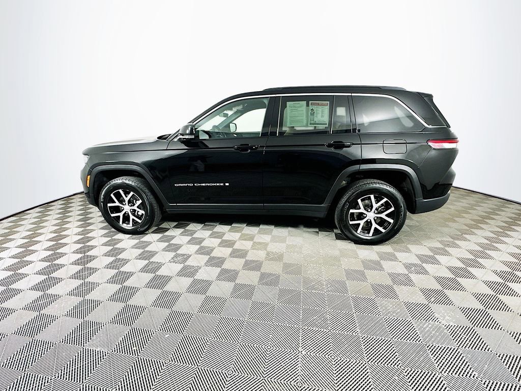 Certified 2025 Jeep Grand Cherokee Limited AWD/4WD image 7