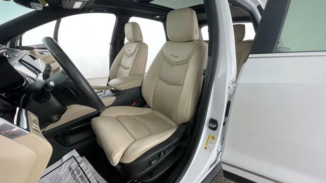 Used 2017 Cadillac XT5 Luxury w/ Driver Awareness Package image 33