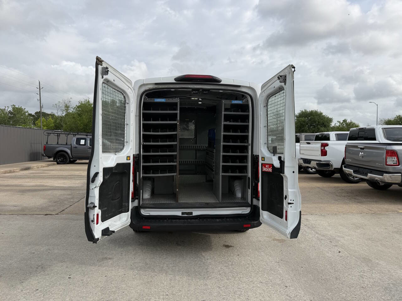 Used 2018 Ford Transit 350 148 Medium Roof RWD image 27