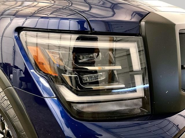 Used 2022 Nissan Titan PRO-4X w/ Pro-4x Utility Package AWD/4WD image 27
