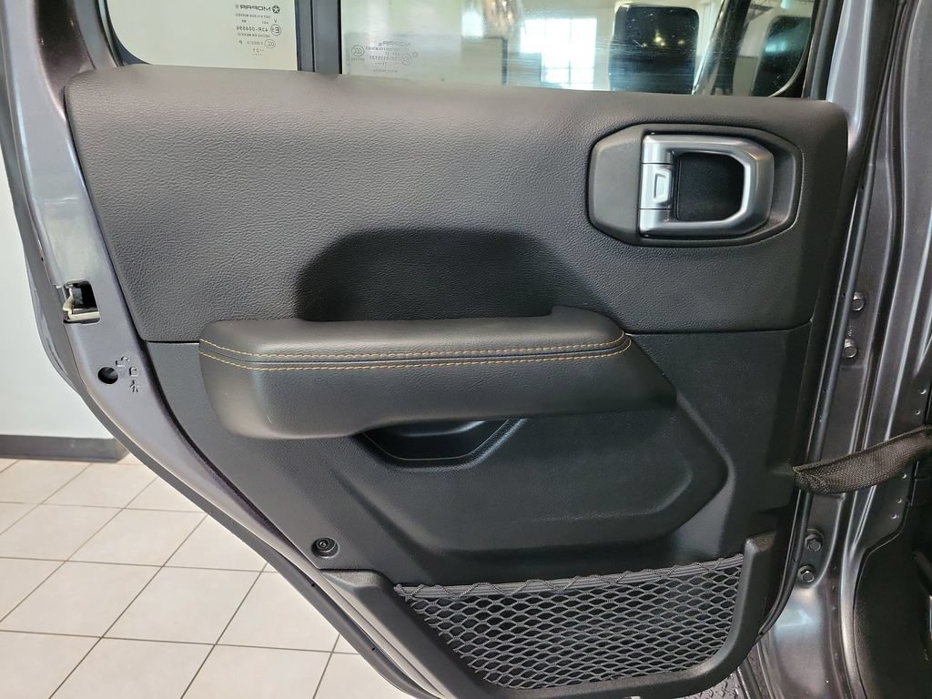 Used 2021 Jeep Gladiator Overland AWD/4WD image 31