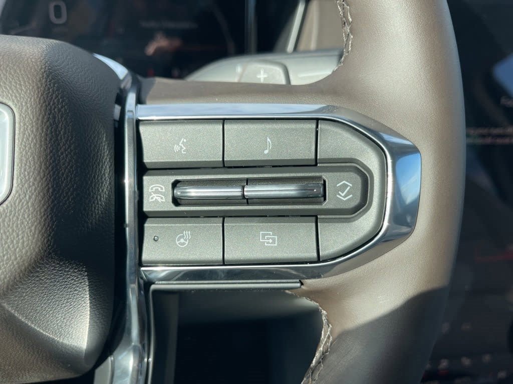 New 2026 GMC Terrain Denali w/ LPO, Black Badging Package image 18