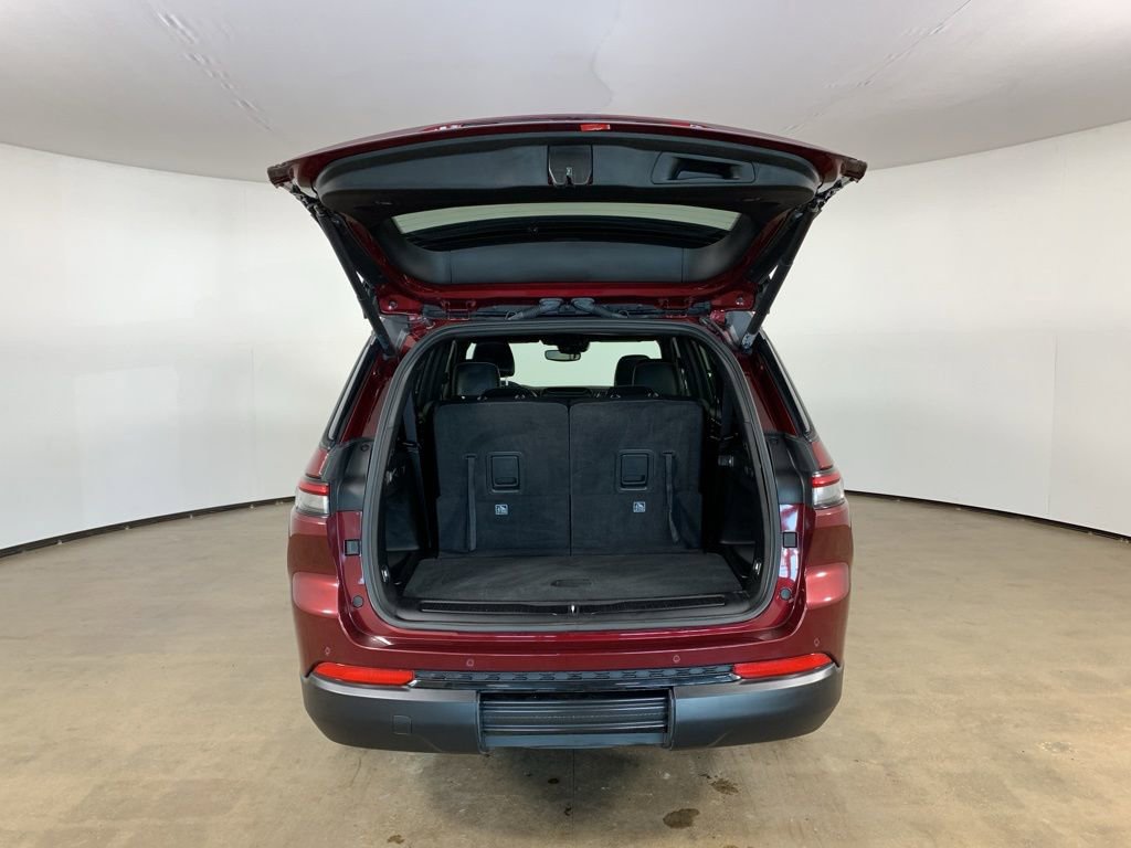 Used 2024 Jeep Grand Cherokee L Altitude image 12