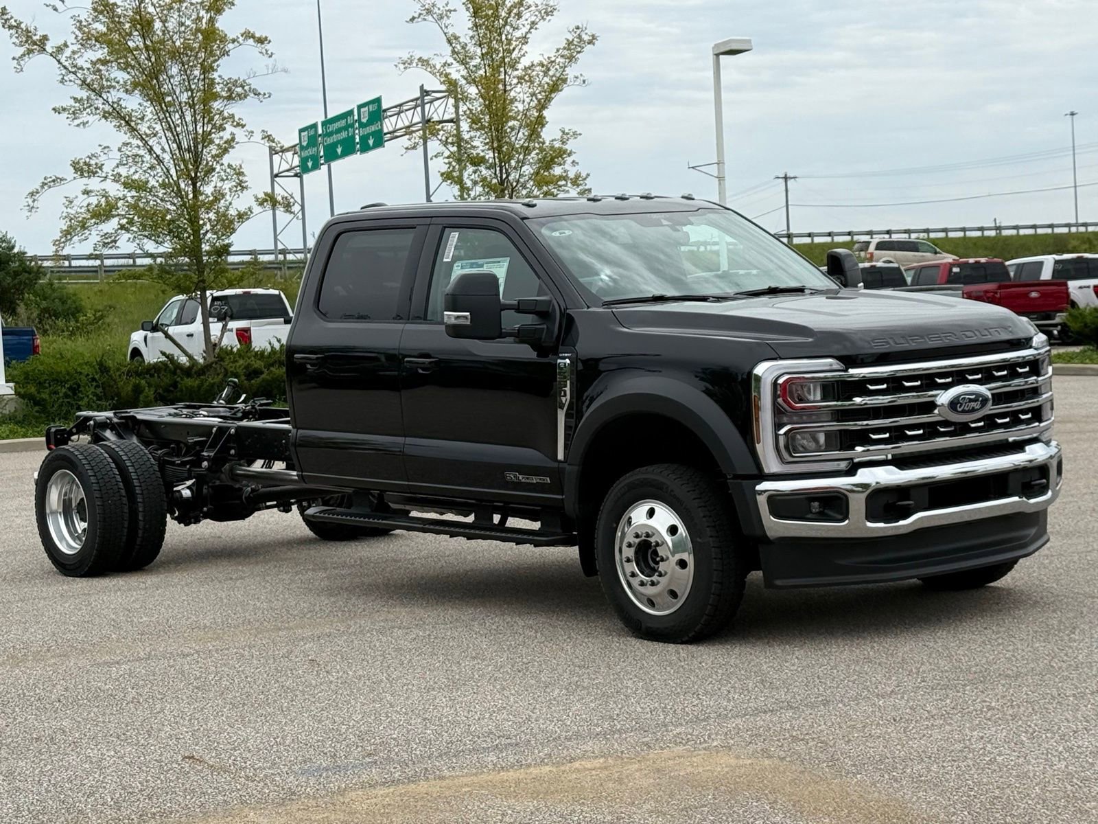New 2026 Ford F550 4x4 Crew Cab image 9