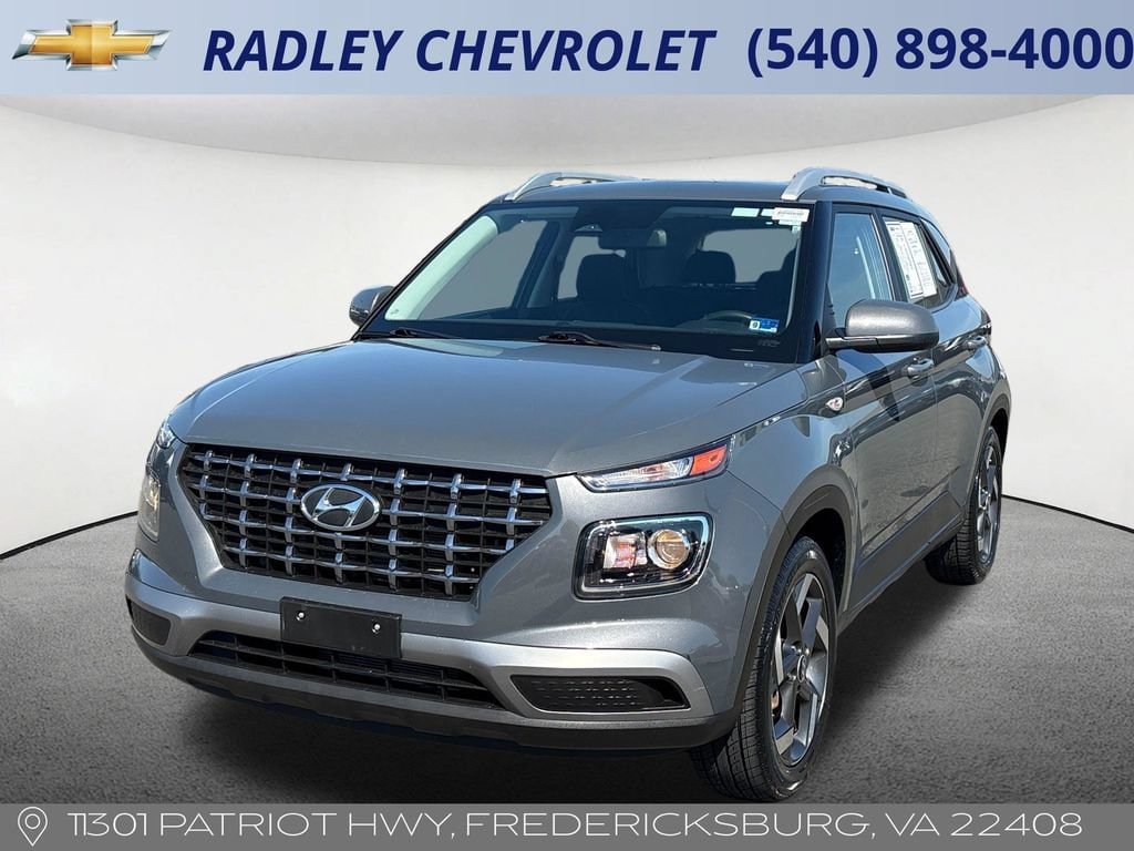 Used 2025 Hyundai Venue SEL FWD image 1