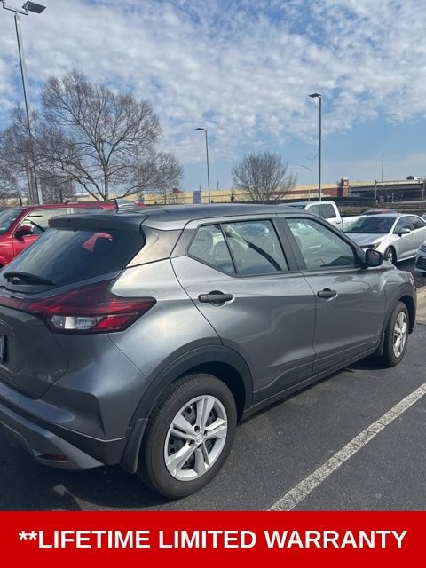 Used 2024 Nissan Kicks S image 3
