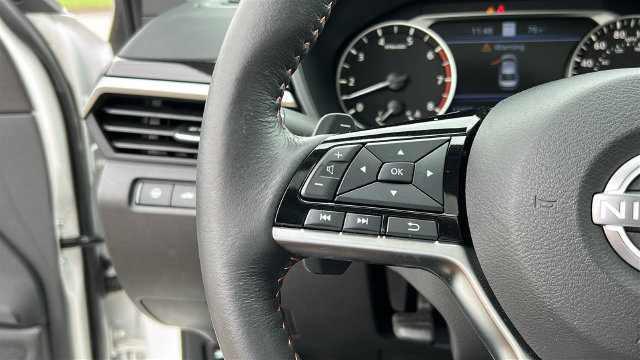 Certified 2023 Nissan Altima 2.0 SR FWD image 13