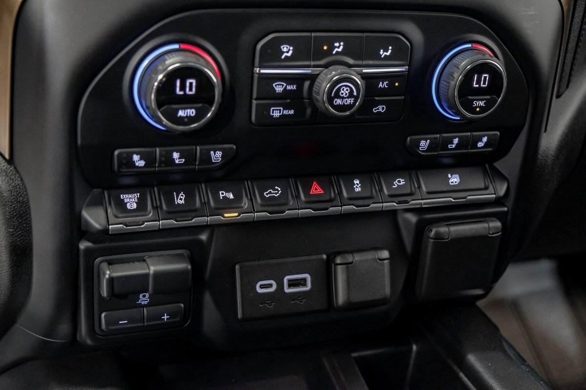 Used 2021 Chevrolet Silverado 3500 High Country w/ Snow Plow Prep/Camper Package image 28