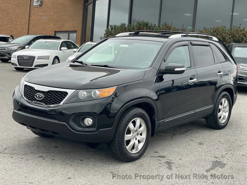 Used 2013 Kia Sorento LX w/ Convenience Pkg image 3
