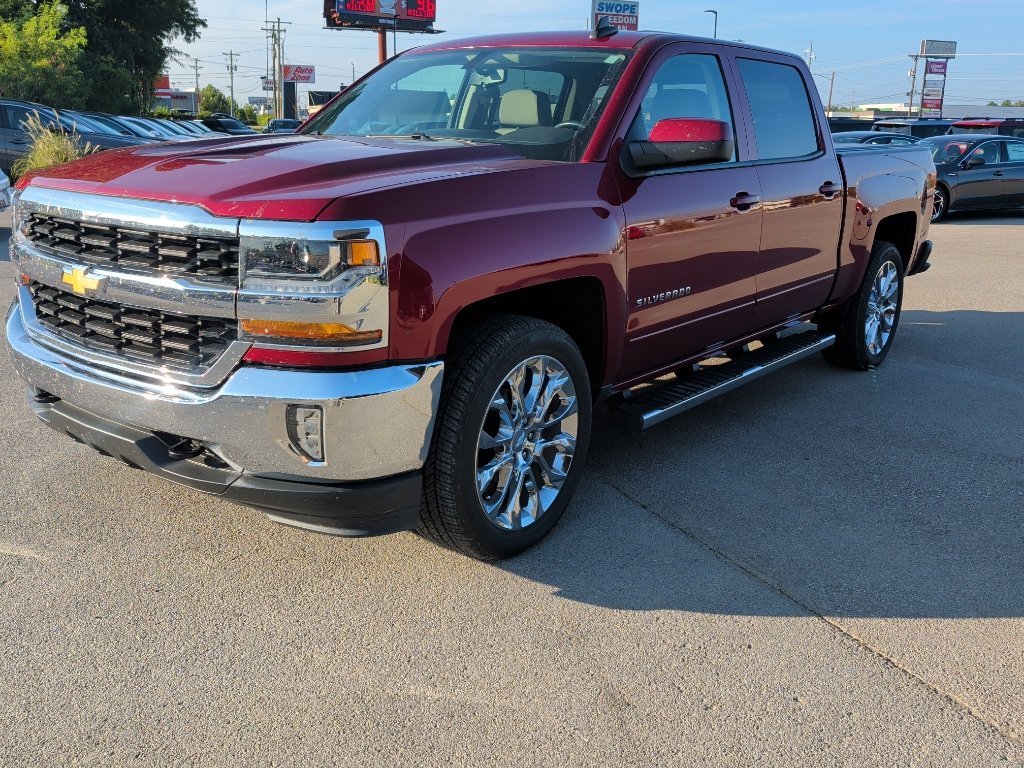 Used 2018 Chevrolet Silverado 1500 LT w/ All Star Edition AWD/4WD image 2