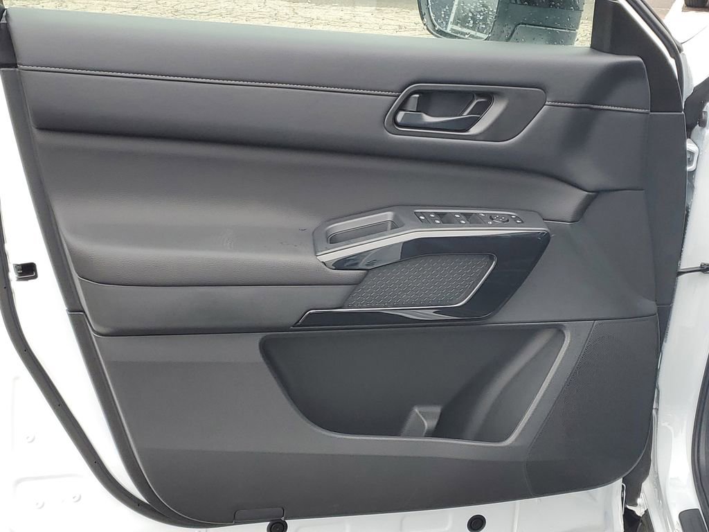 New 2026 Nissan Pathfinder SV AWD/4WD image 8