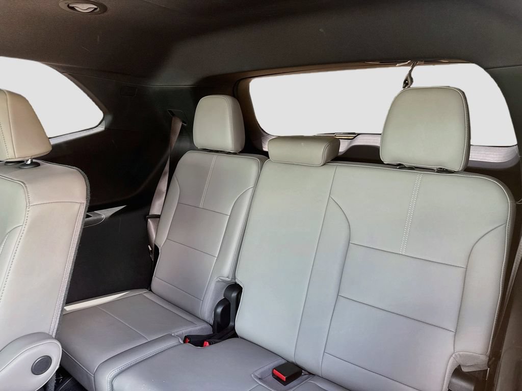 Used 2025 GMC Acadia Elevation w/ Elevation Premium Package FWD image 25