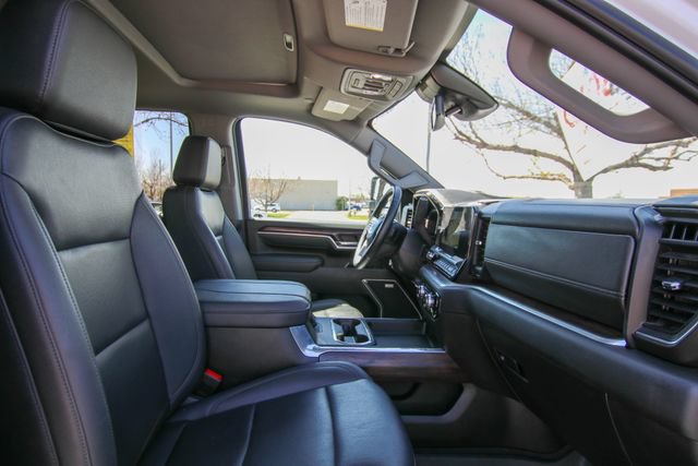 Used 2025 GMC Sierra 3500 SLT w/ SLT Premium Package AWD/4WD image 42