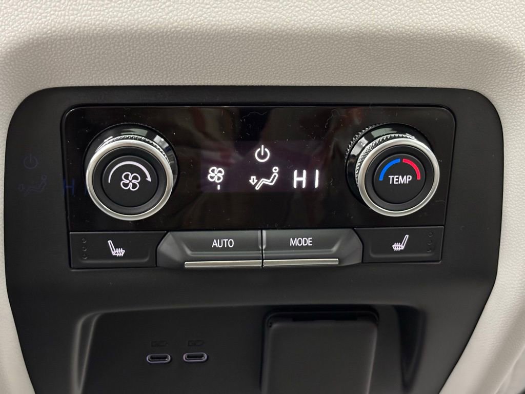 New 2026 Buick Enclave Avenir image 8