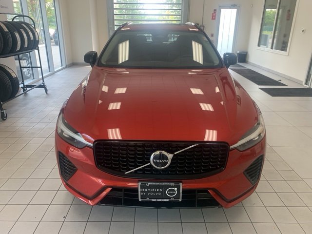 Certified 2023 Volvo XC60 B5 Plus image 2