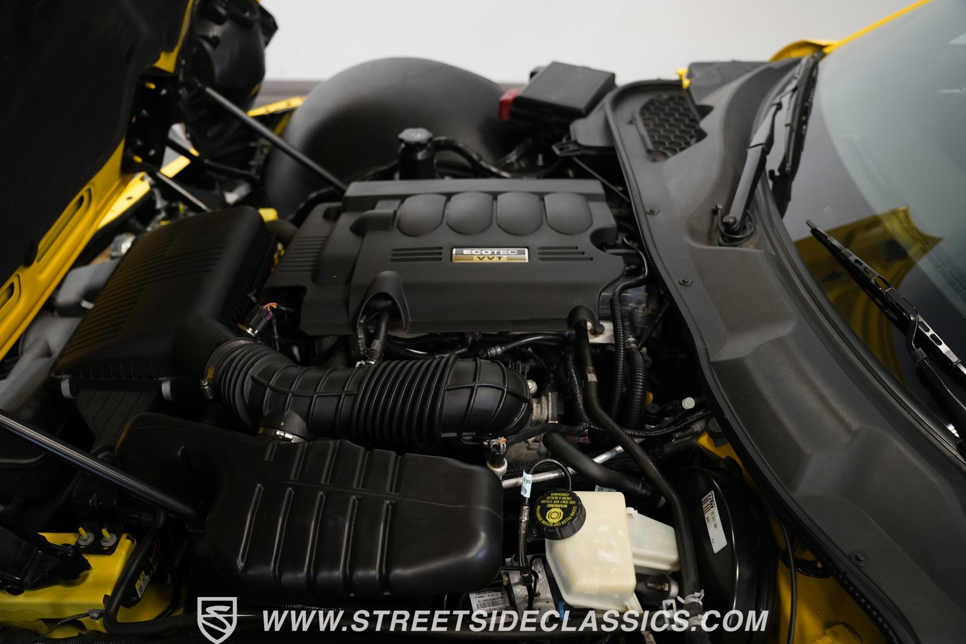 Used 2009 Pontiac Solstice Coupe w/ Premium Package image 4