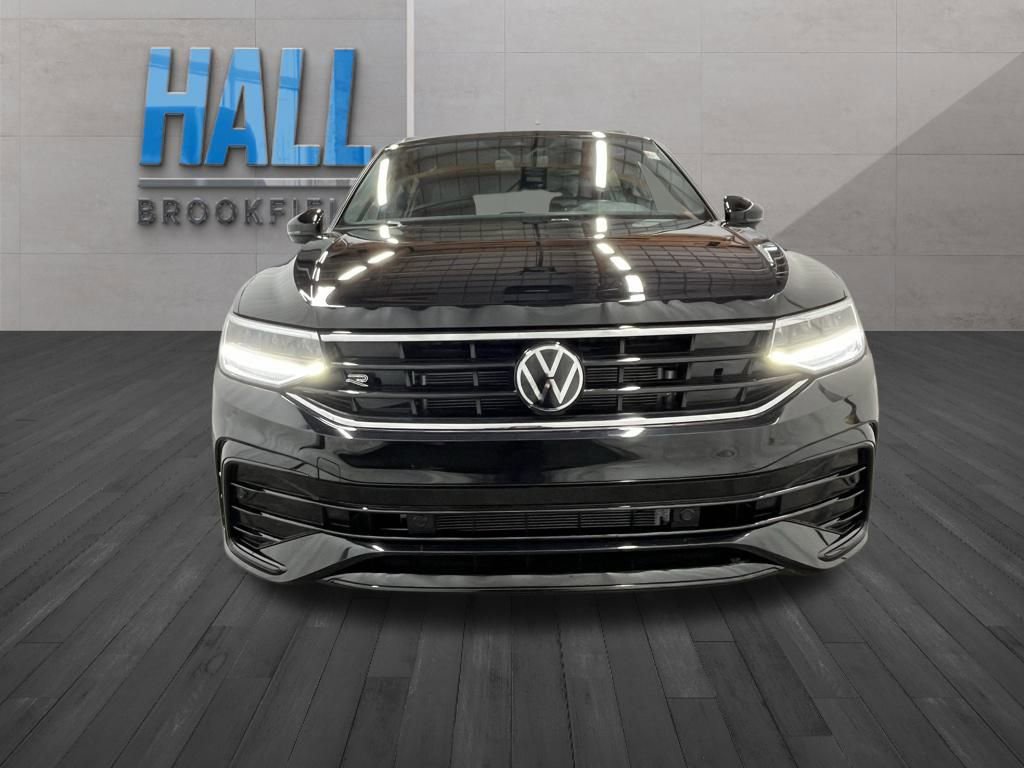 Certified 2024 Volkswagen Tiguan SE R-Line FWD image 9