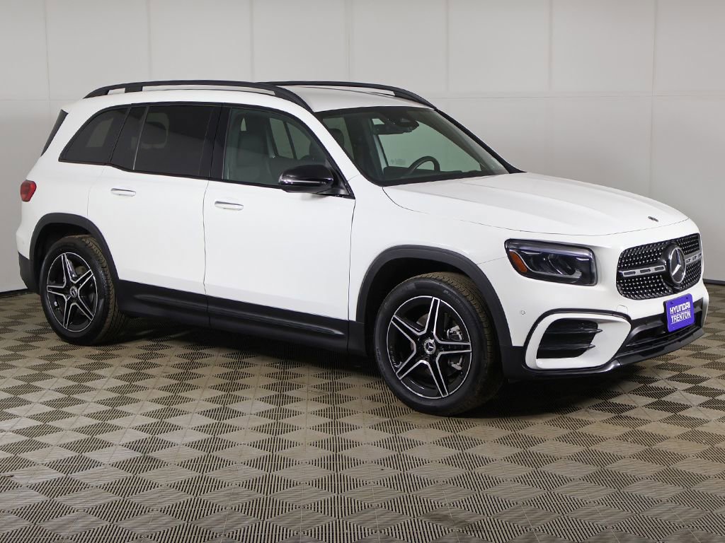 Used 2025 Mercedes-Benz GLB 250 4MATIC image 45