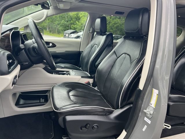 Used 2022 Chrysler Pacifica Limited FWD image 23