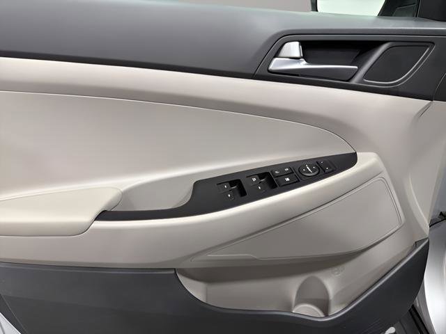 Used 2016 Hyundai Tucson Sport FWD image 9