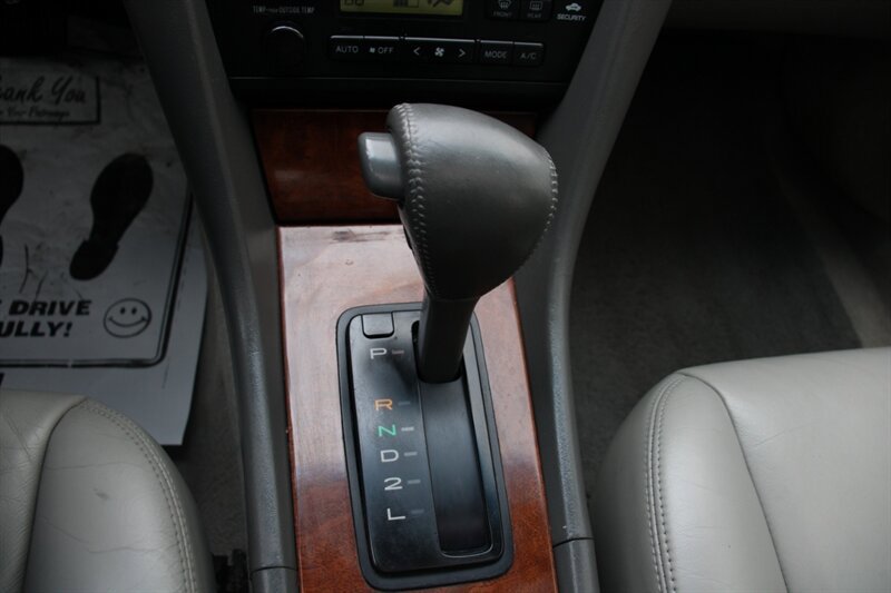 Used 1999 Lexus ES 330 FWD image 8