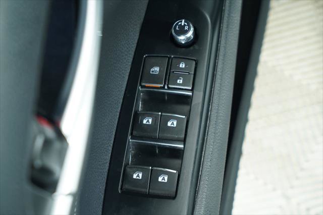 Used 2018 Toyota Camry XSE FWD image 42