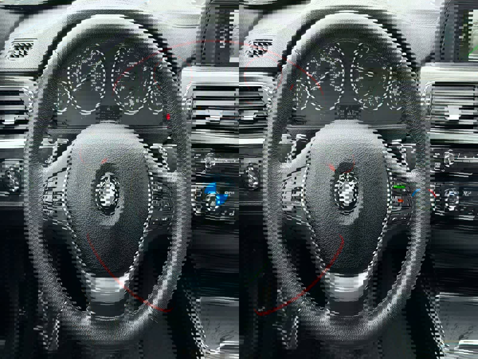 Used 2018 BMW 330i xDrive Sedan image 23