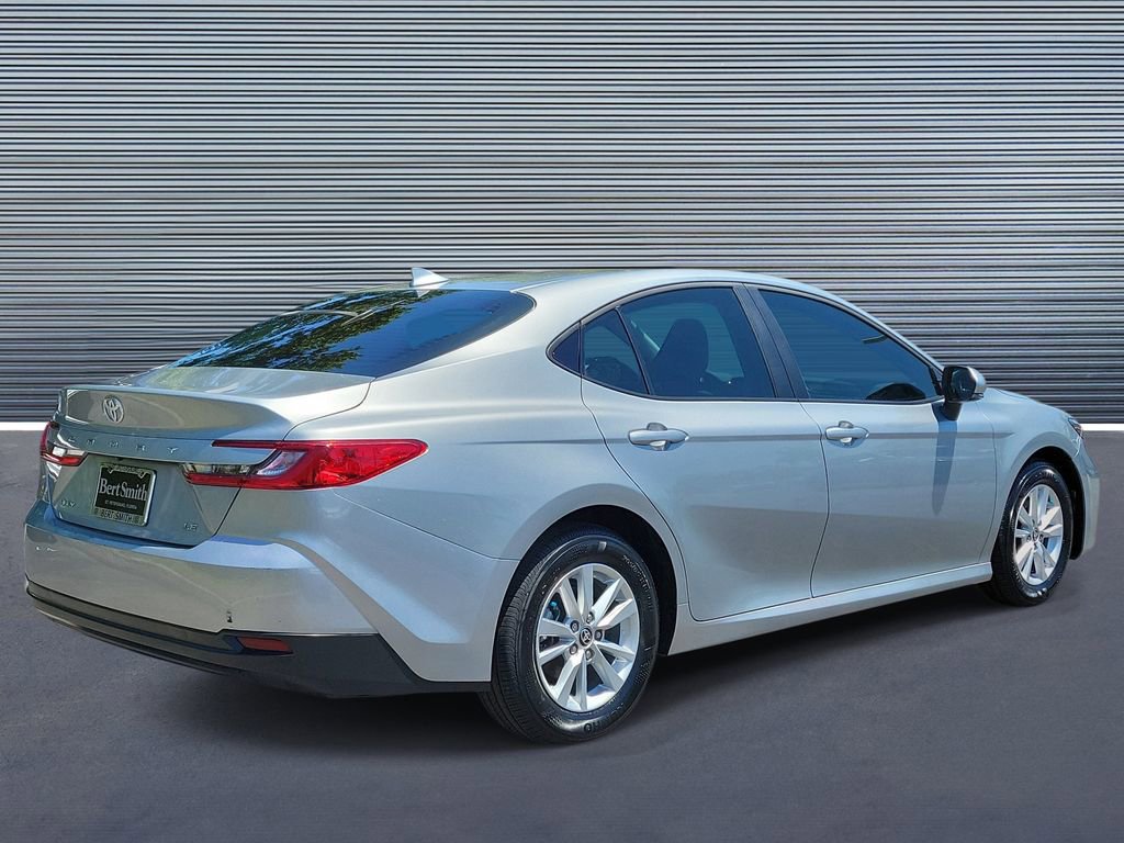 Used 2025 Toyota Camry LE FWD image 3
