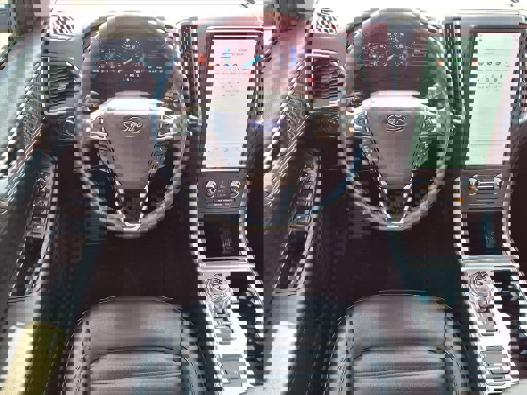 Used 2022 Ford Edge SEL image 12