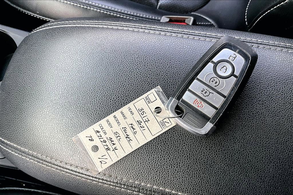 Used 2021 Ford Escape SEL image 33