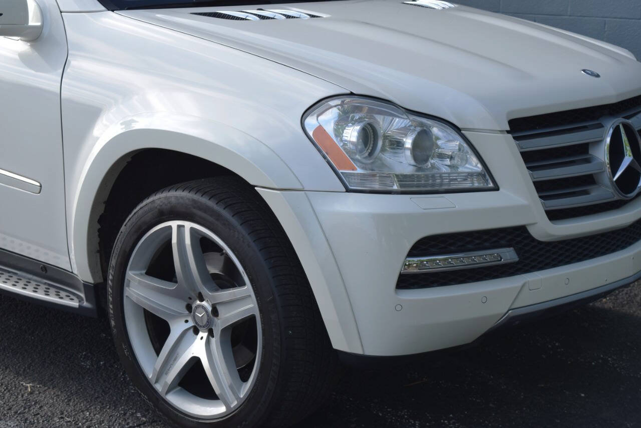 Used 2011 Mercedes-Benz GL 550 4MATIC image 16