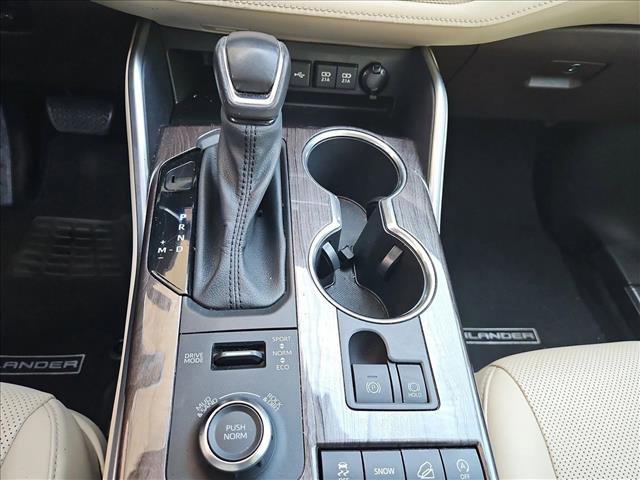 Used 2021 Toyota Highlander Platinum AWD/4WD image 18
