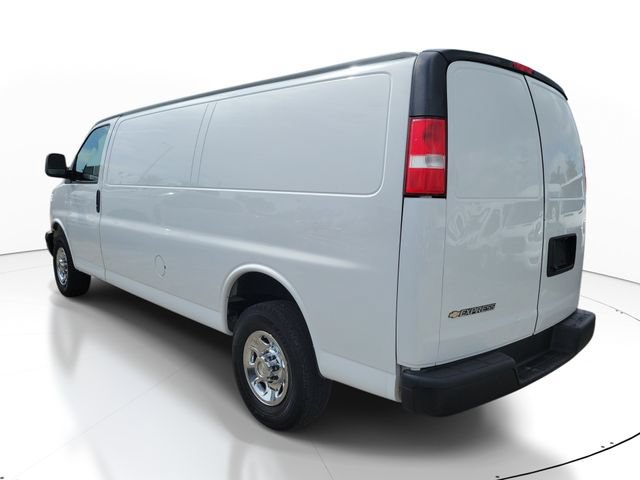 Used 2021 Chevrolet Express 2500 Extended RWD image 3
