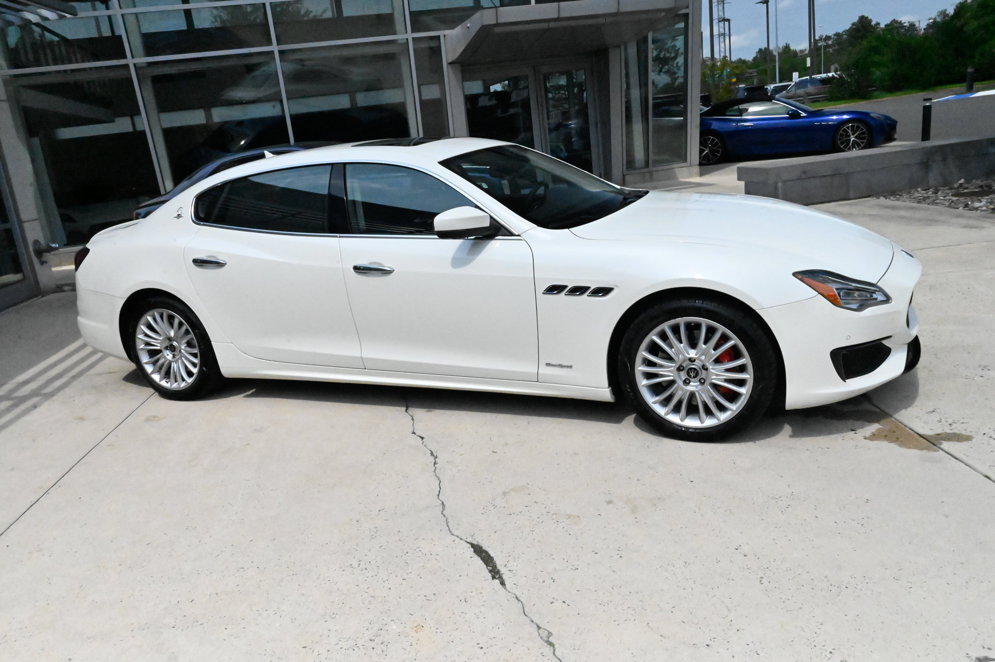 Used 2021 Maserati Quattroporte S GranSport Q4 AWD/4WD image 4