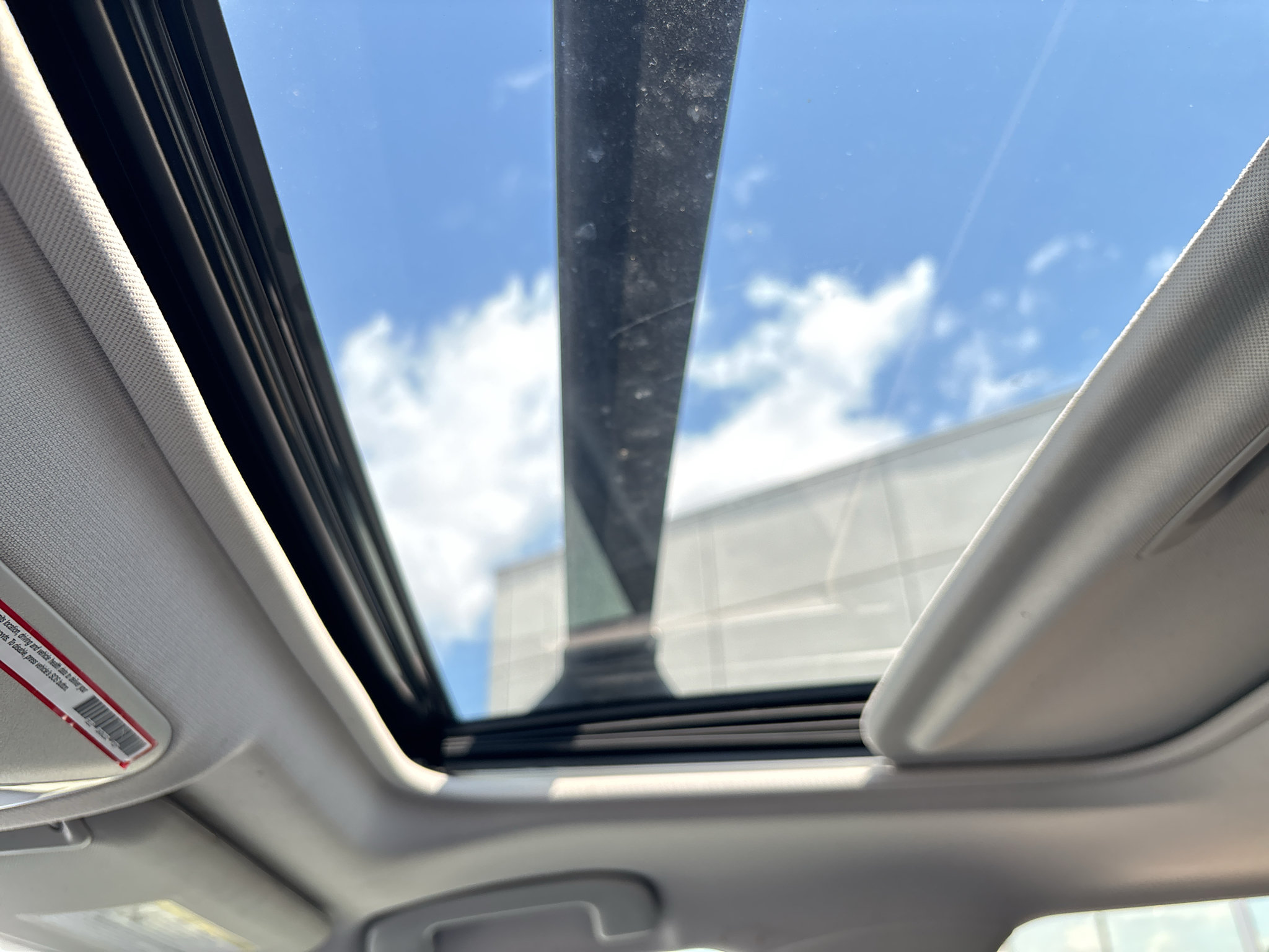 Used 2019 Toyota RAV4 XLE Premium FWD image 17
