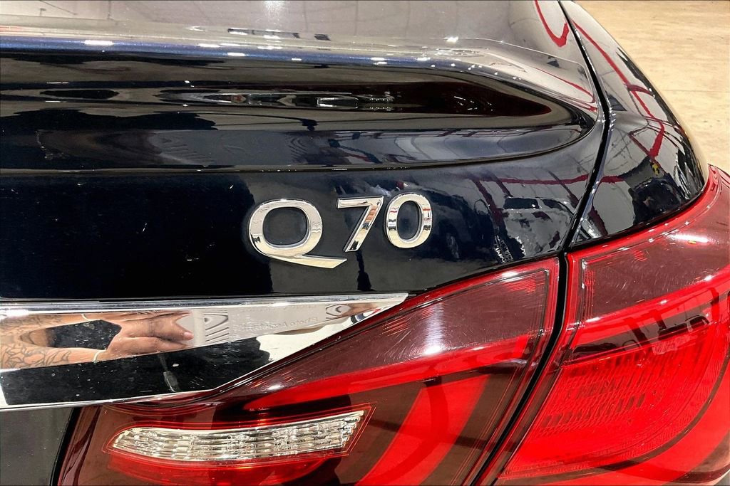 Used 2019 INFINITI Q70 Luxe image 8