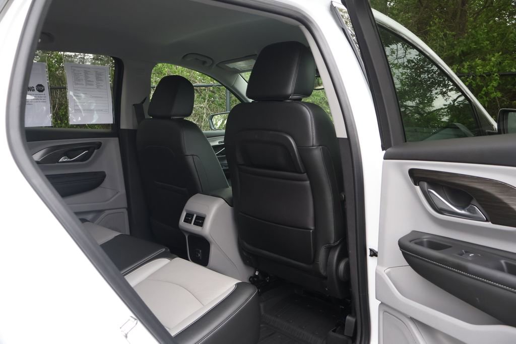 Used 2024 GMC Terrain SLT w/ LPO, Floor Liner Package image 47