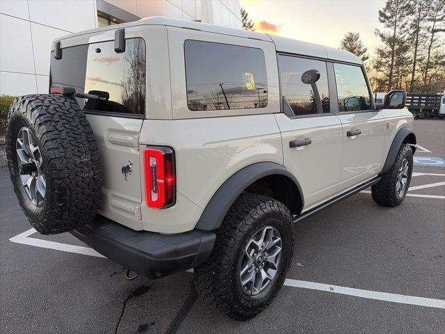 Used 2025 Ford Bronco Badlands image 8